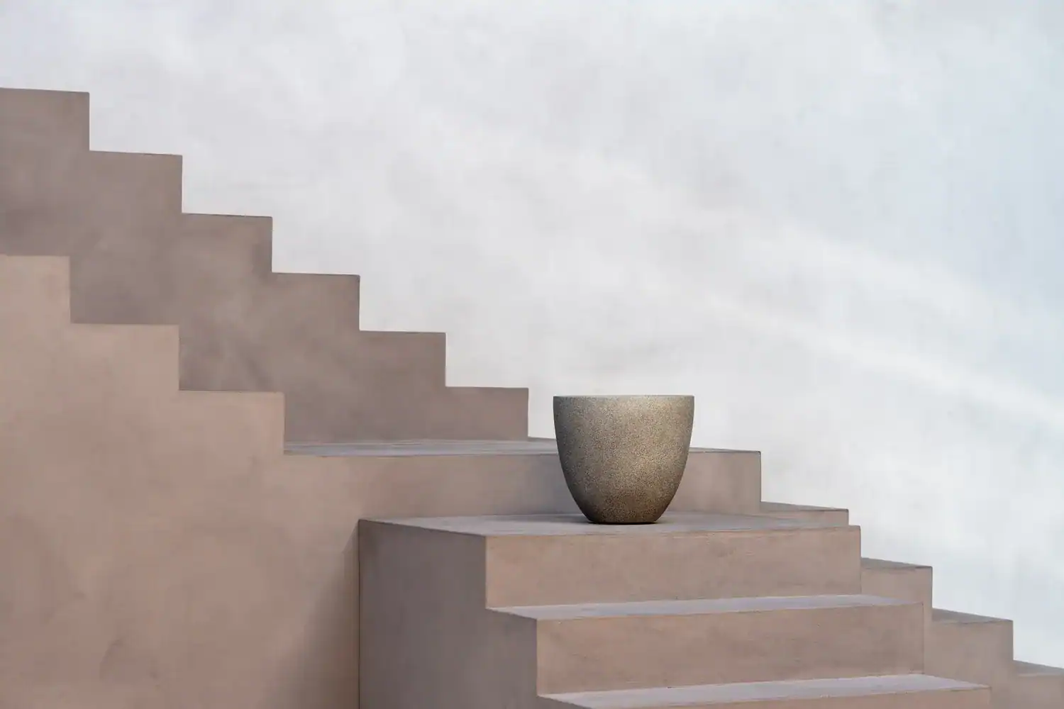 Grigio Egg Pot - Natural Concrete